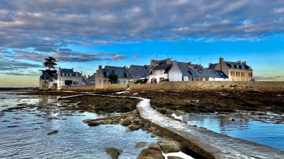 Belle maison rénovée, 5mn à pied de la mer, classée meublé de tourisme 3 étoiles Île-Tudy Exterior foto